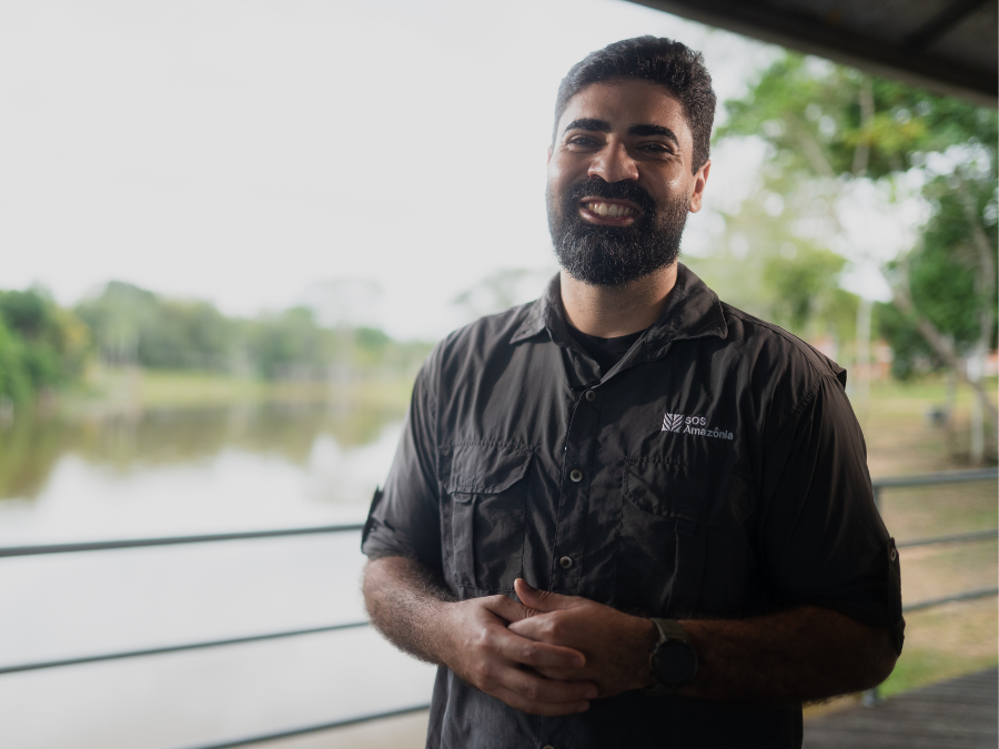 Iza&iacute;as Gomes, condutor ambiental